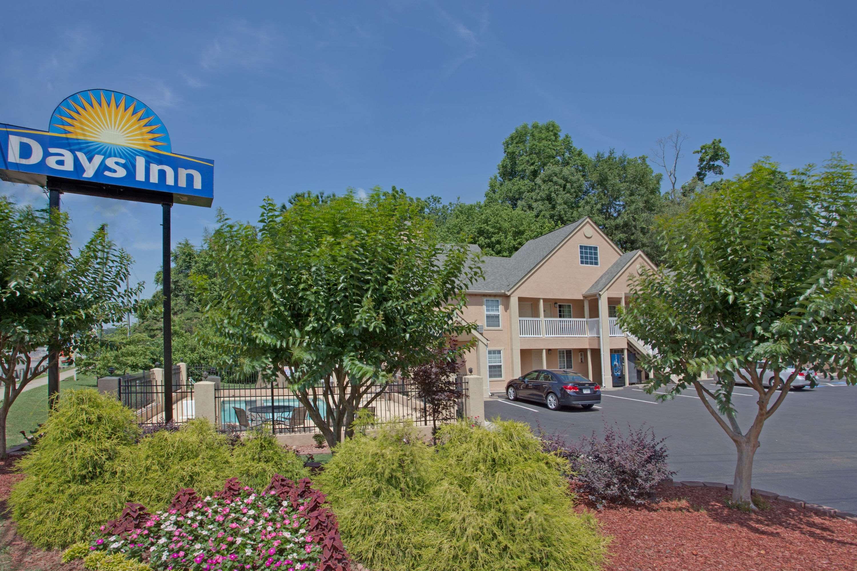 Days Inn By Wyndham Canton Dış mekan fotoğraf